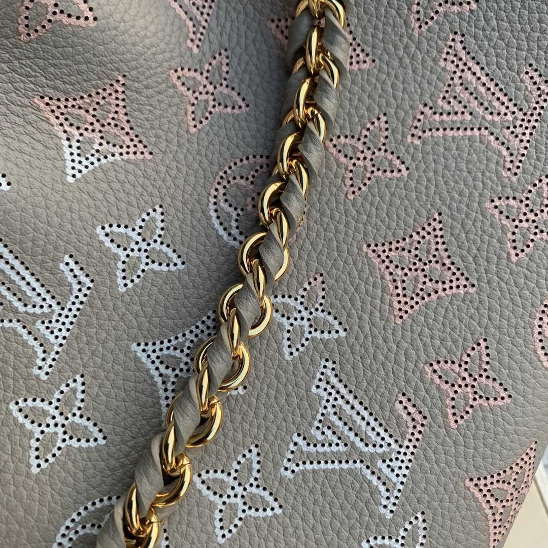 Louis Vuitton Bella (19×22×14cm)  M23388 - DesignerGu