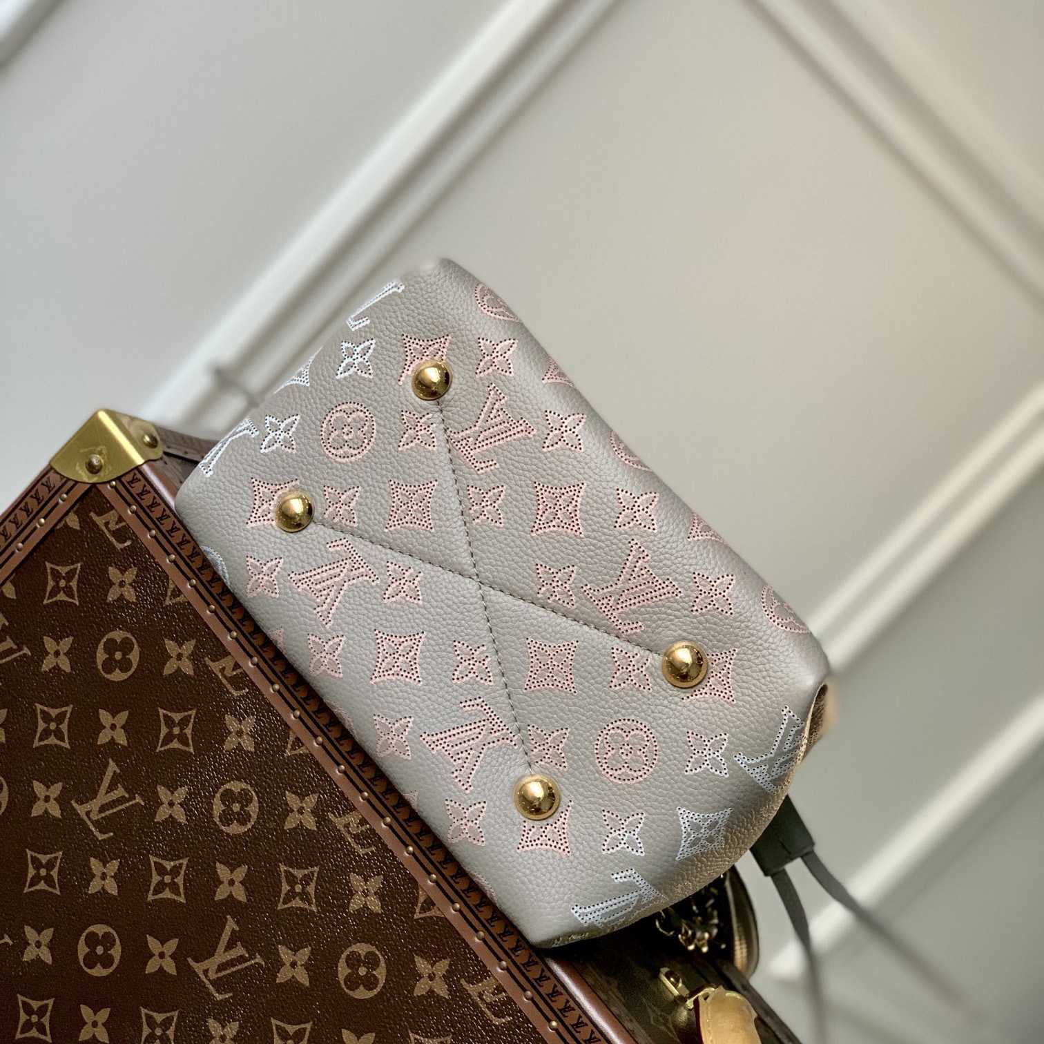 Louis Vuitton Bella (19×22×14cm)  M23388 - DesignerGu