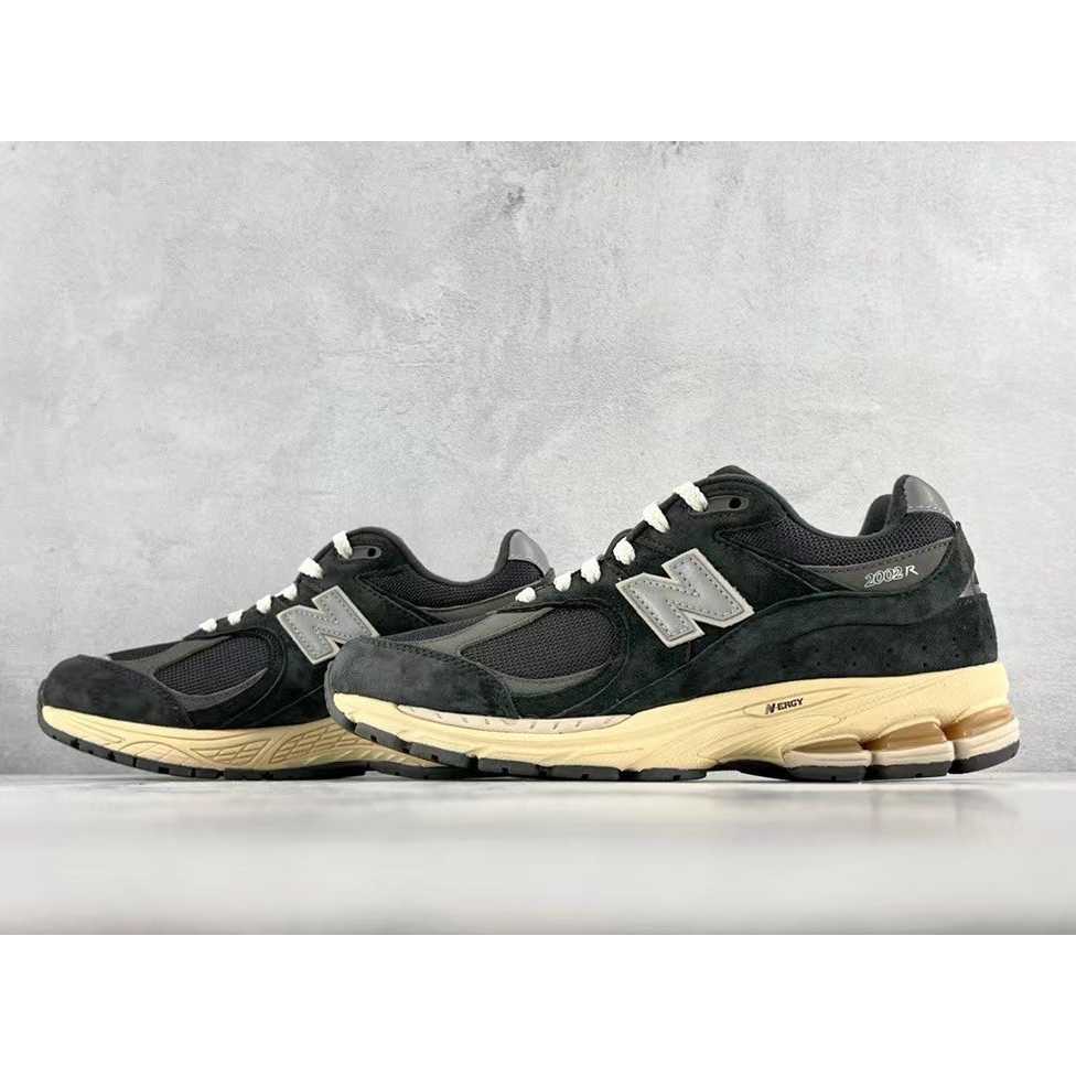 New Balance 2002R Sneakers    ML2002RHO - DesignerGu