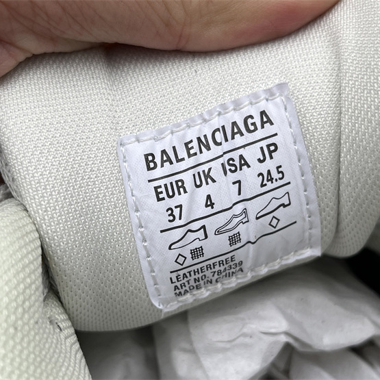 Balenciaga Cargo Sneaker  - DesignerGu