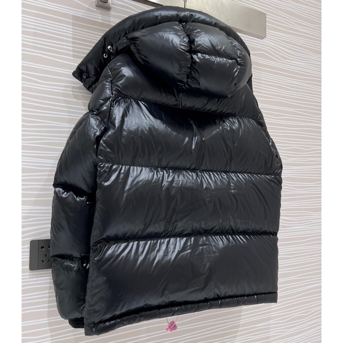 Moncler Montbeliard Short Down Jacket - DesignerGu