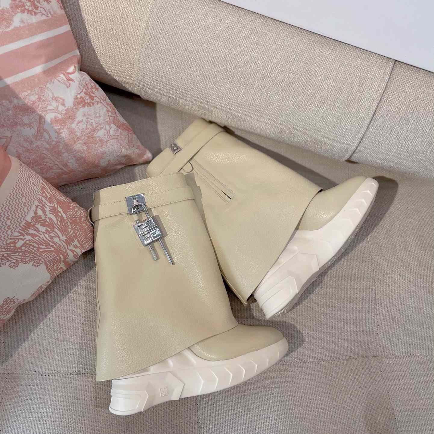 Givenchy Shark Lock Leather Ankle Boot - DesignerGu