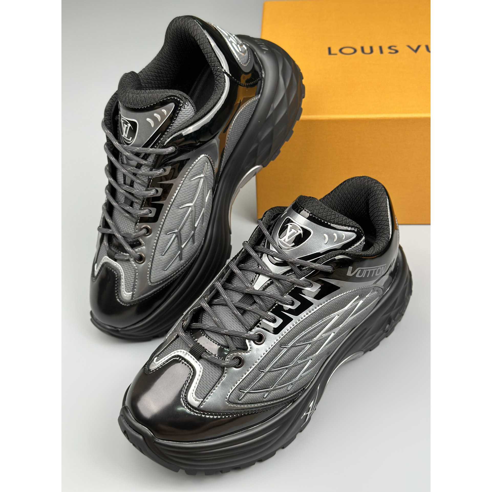 Louis Vuitton LV Discovery Lace Up  1ABZ2U - DesignerGu