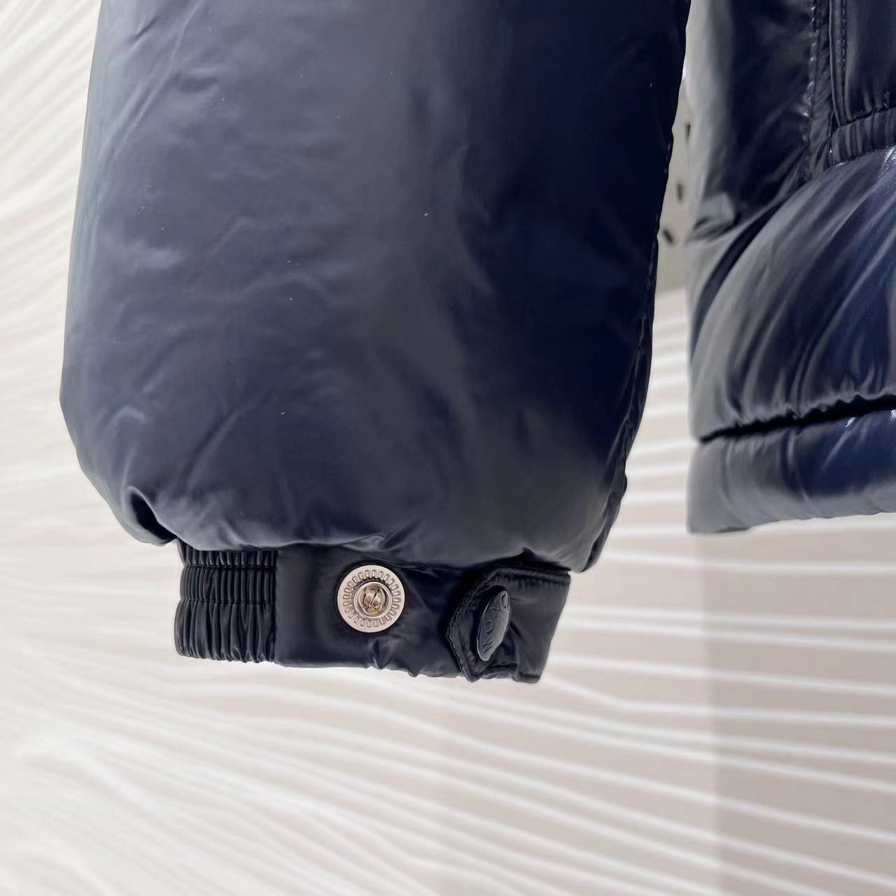 Moncler Montbeliard Short Down Jacket - DesignerGu