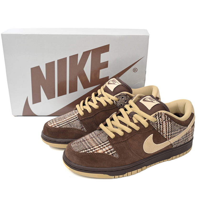 Nike SB Dunk Low Tweed Sneakers      304292-223 - DesignerGu