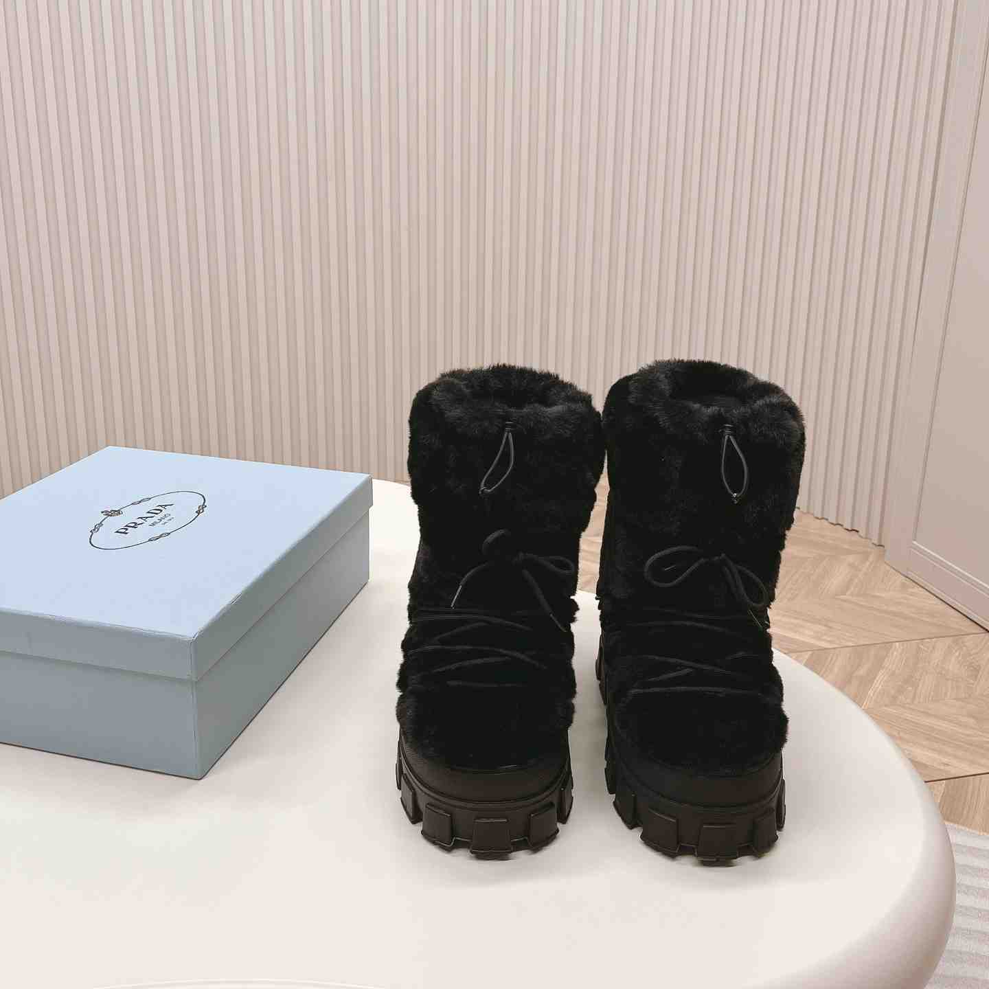 Prada Shearling Apres-ski Boots - DesignerGu