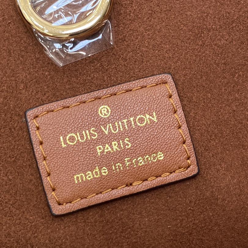 Louis Vuitton Lock It MM (36 x 29 x 15 cm)  M22925 - DesignerGu