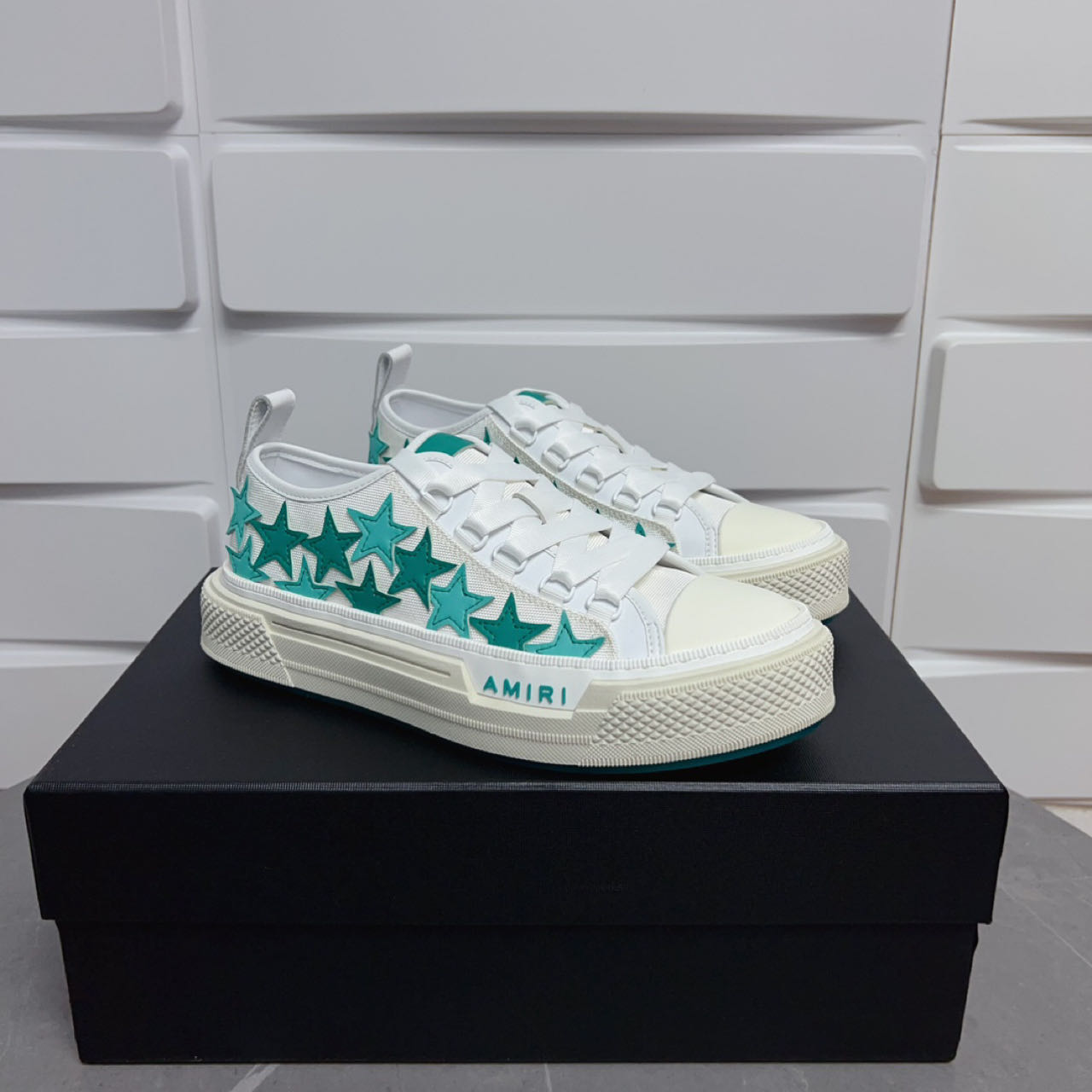 Amiri Stars Court Low Sneakers - DesignerGu