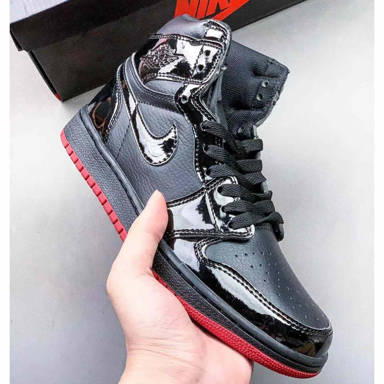 Air Jordan 1 Mid AJ1 Sneaker    1123279Y21 - DesignerGu