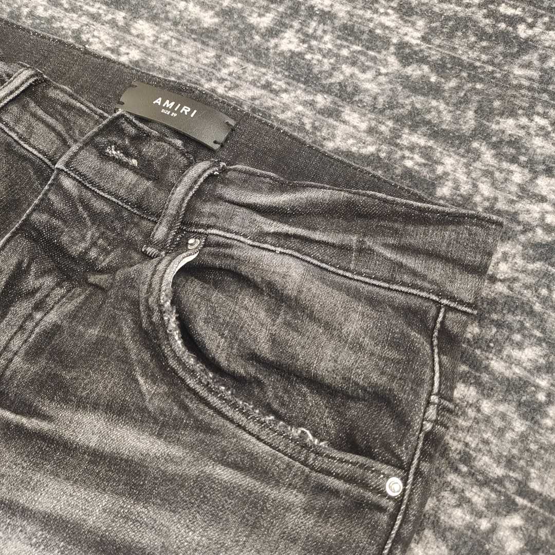 Amiri Slim Fit Jeans    650 - DesignerGu