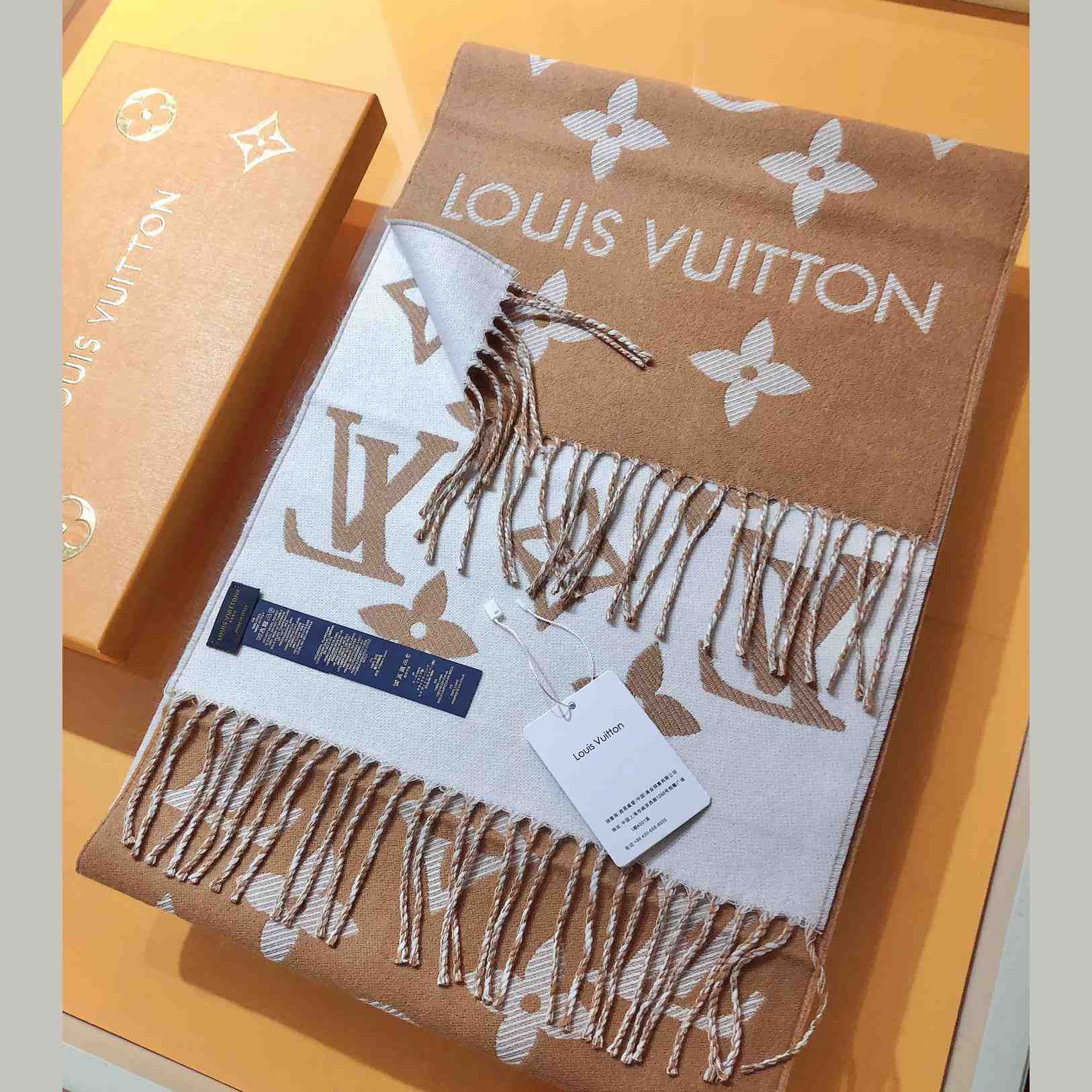 Louis Vuitton LV Essential Scarf - DesignerGu