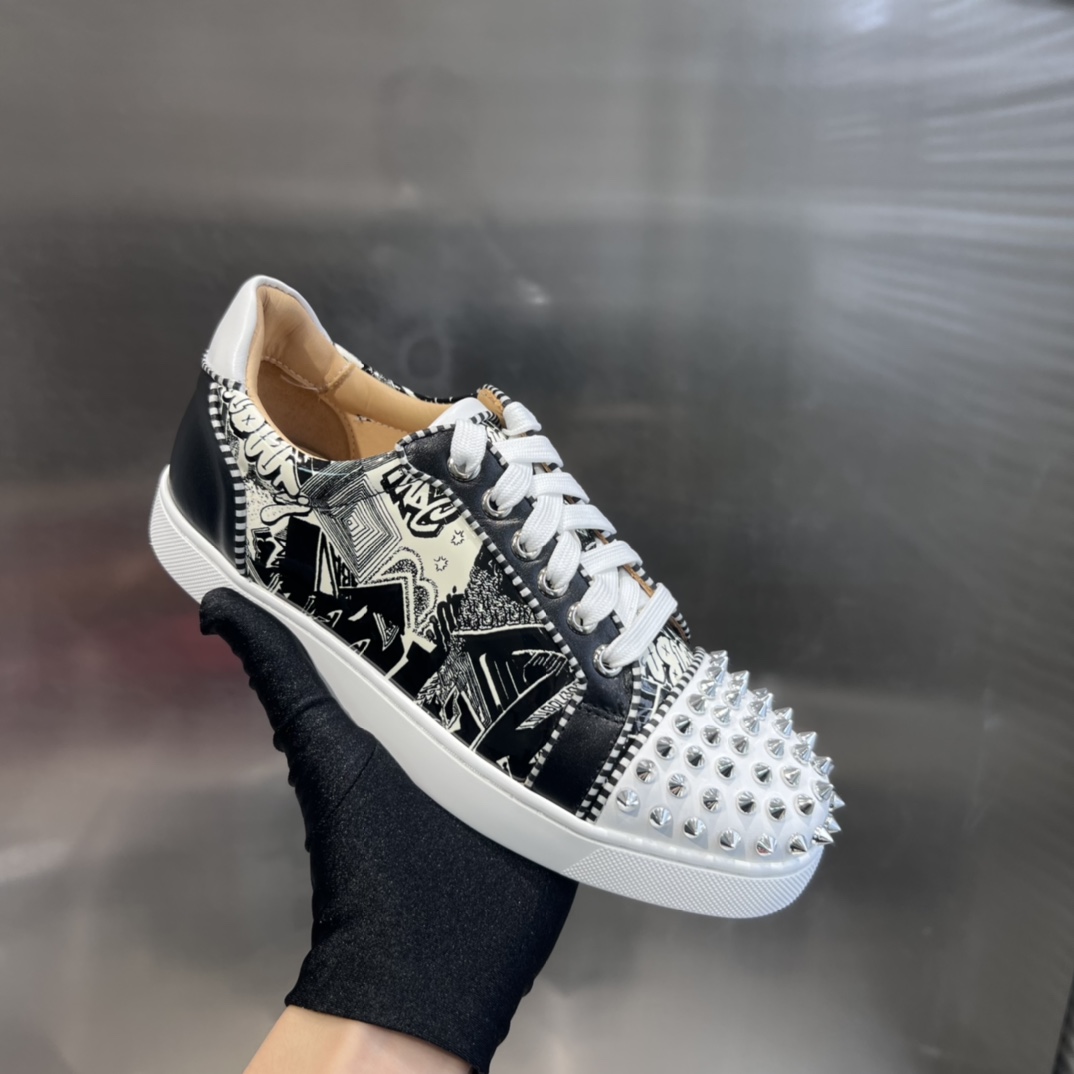 Christian Louboutin Sneakers - DesignerGu