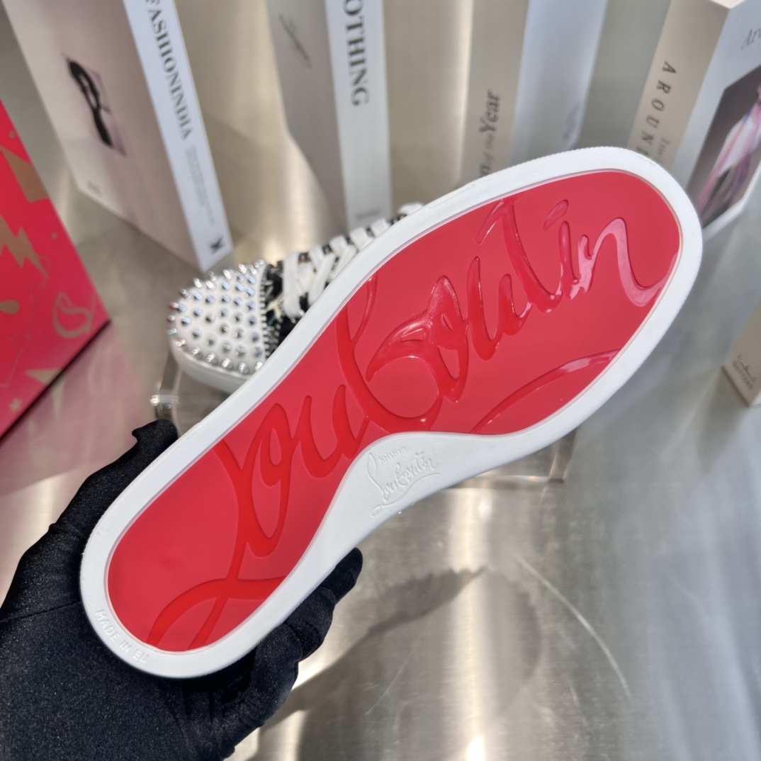 Christian Louboutin Sneakers - DesignerGu