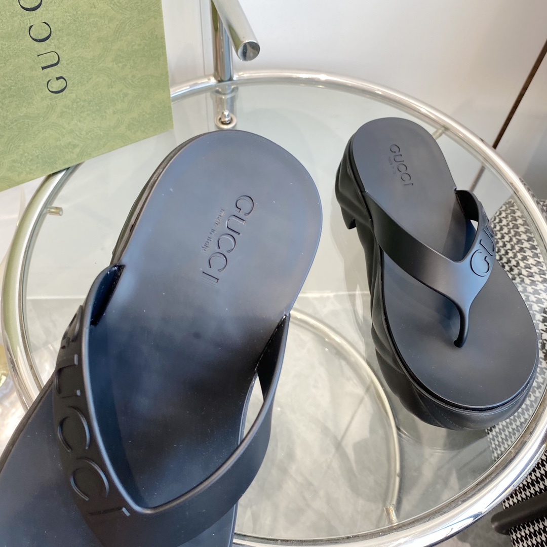 Gucci Rubber Thong Sandals - DesignerGu