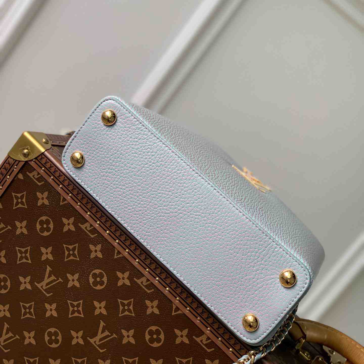 Louis Vuitton Capucines BB (27×18×9cm) - DesignerGu