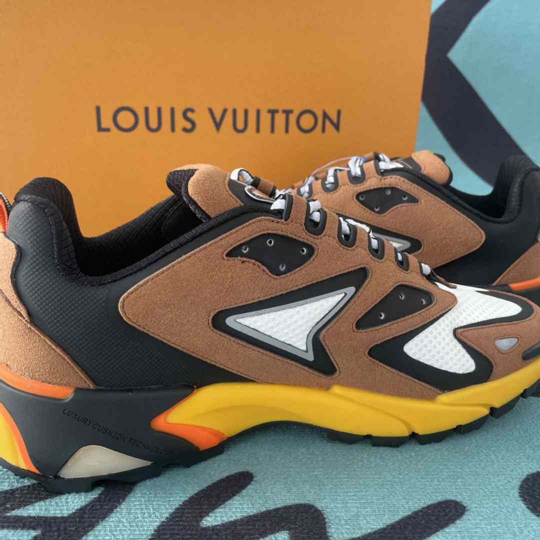 Louis Vuitton Runner Tatic Sneaker(Upon UK Size) - DesignerGu