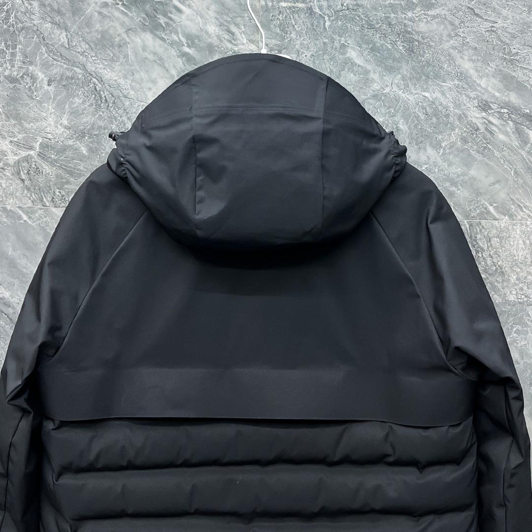 Moncler Short Down Jacket - DesignerGu