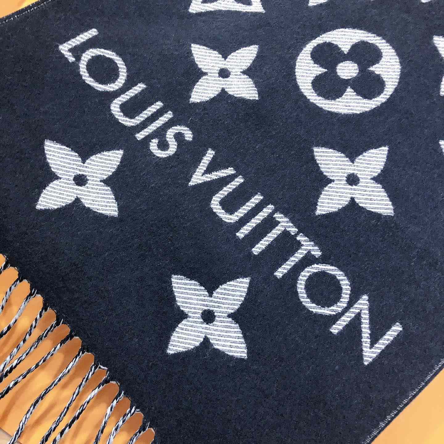 Louis Vuitton LV Essential Scarf - DesignerGu