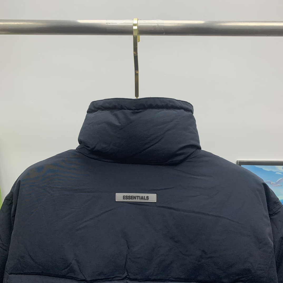 Fear Of God Essential Puffer Jacket - DesignerGu