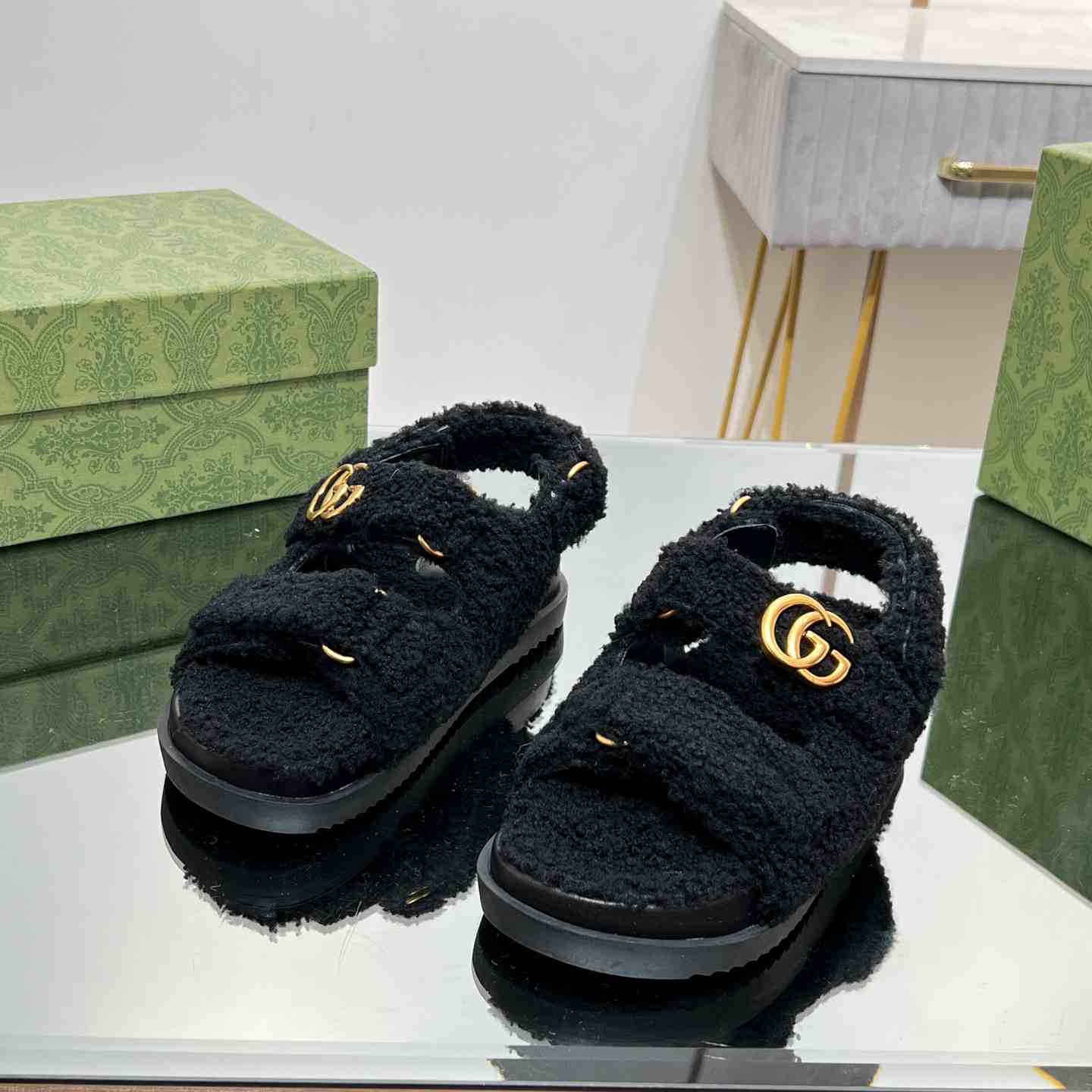 Gucci Women's Double G Sandals - DesignerGu