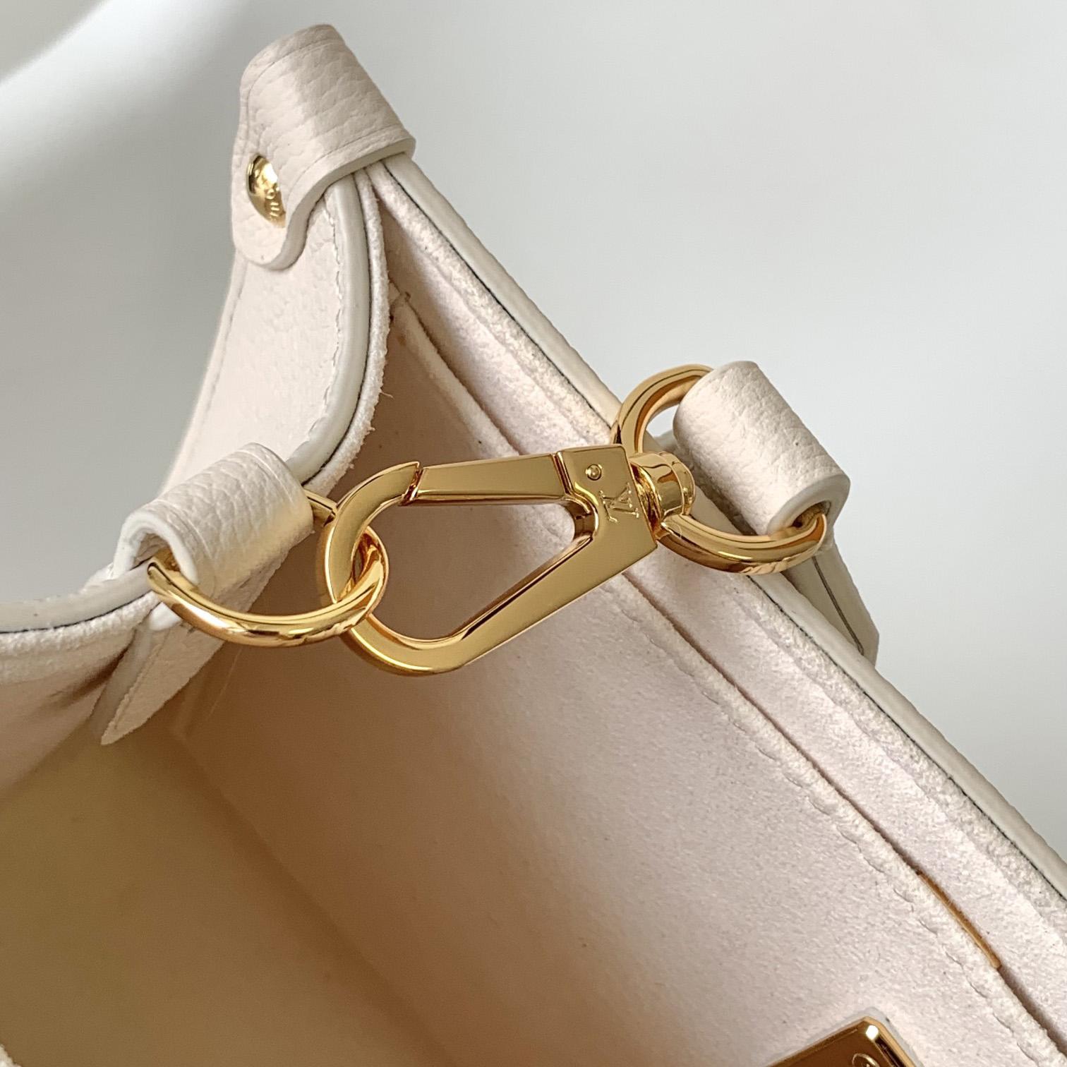 Louis Vuitton Lock & Go Handbag    M23637 - DesignerGu