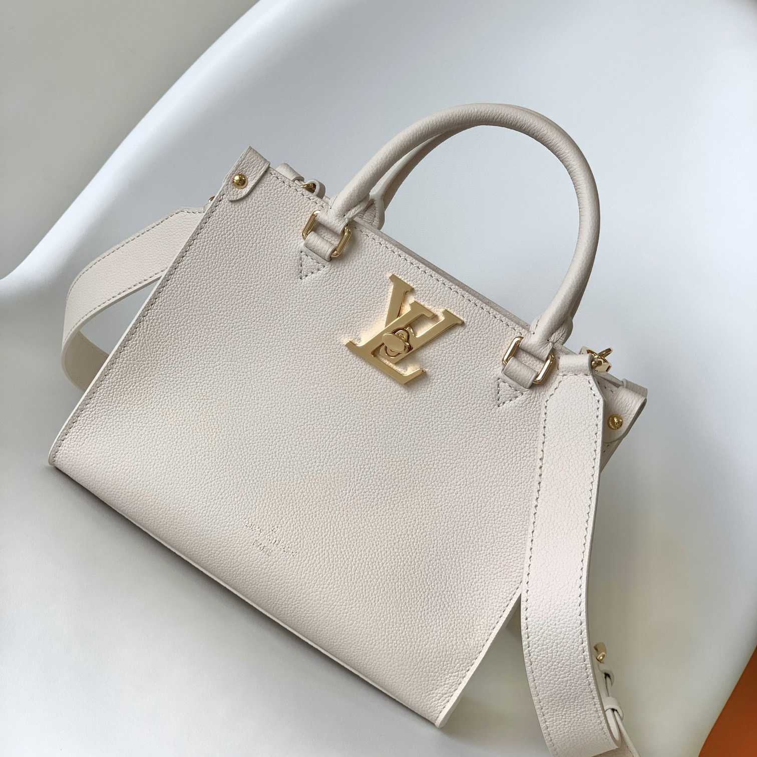 Louis Vuitton Lock & Go Handbag    M23637 - DesignerGu