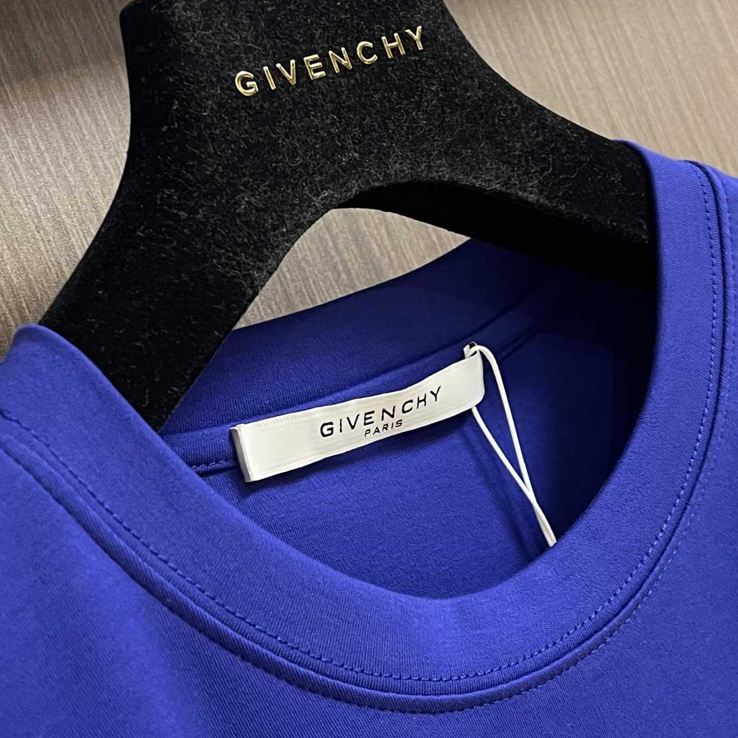 Givenchy Boxy Fit T-shirt In Cotton With Reflective Artwork - DesignerGu