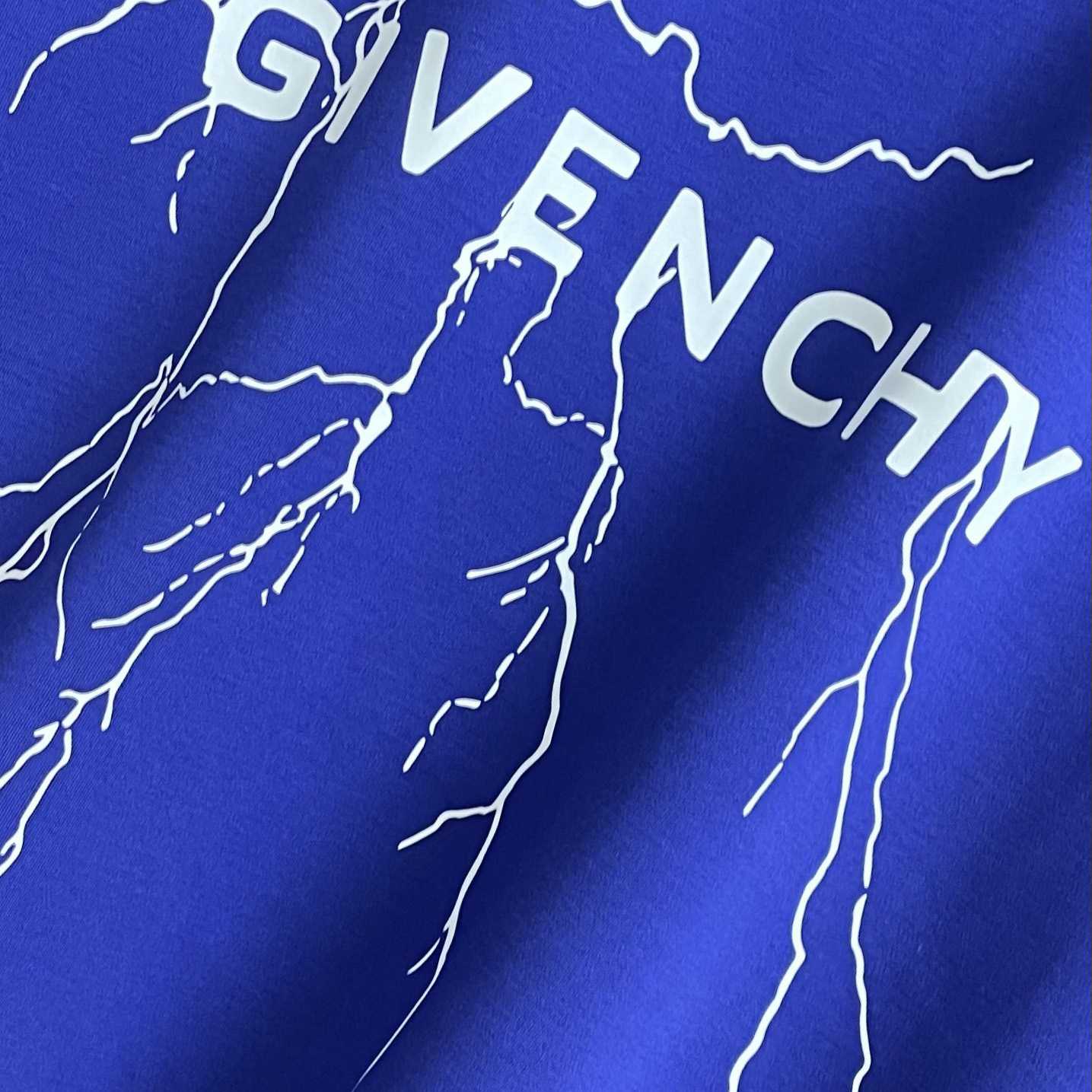 Givenchy Boxy Fit T-shirt In Cotton With Reflective Artwork - DesignerGu