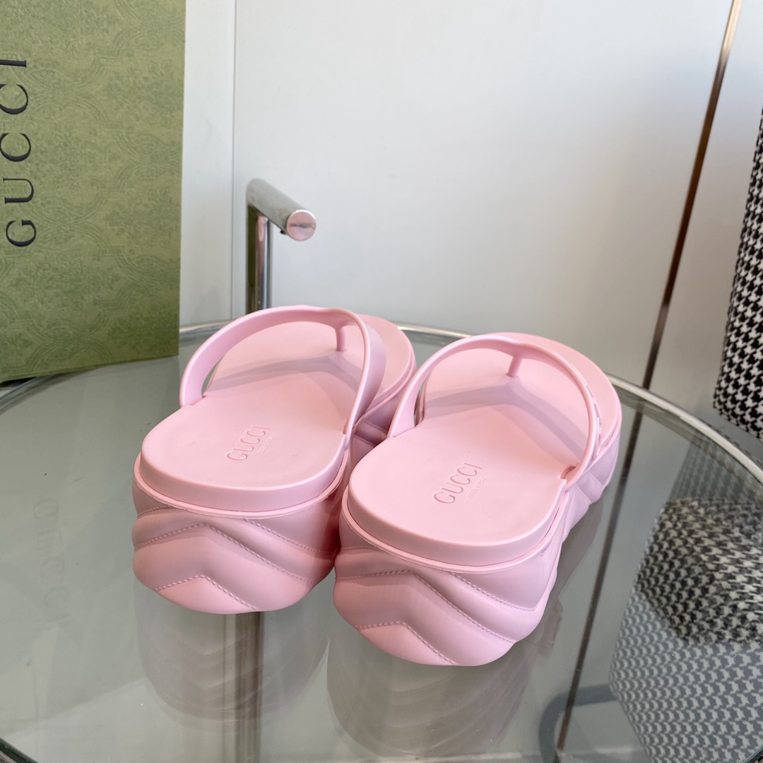 Gucci Rubber Thong Sandals - DesignerGu