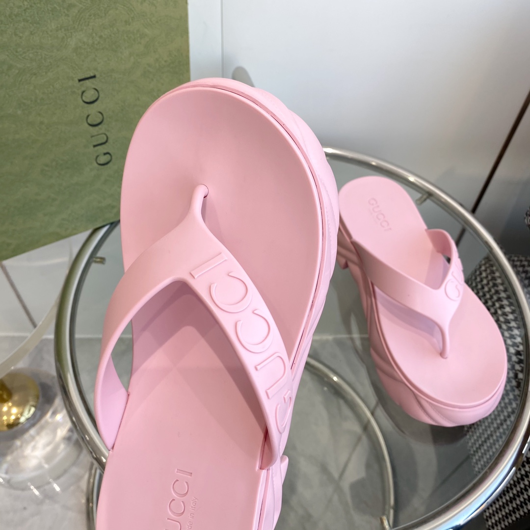 Gucci Rubber Thong Sandals - DesignerGu