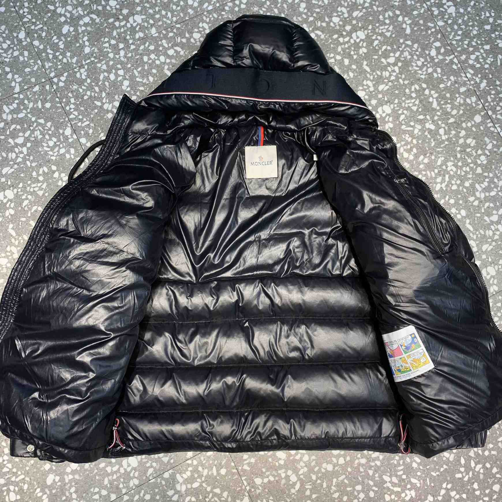 Moncler Pavin Short Down Jacket - DesignerGu