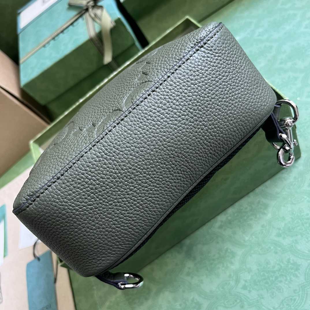 Gucci Jumbo GG Crossbody Bag - DesignerGu