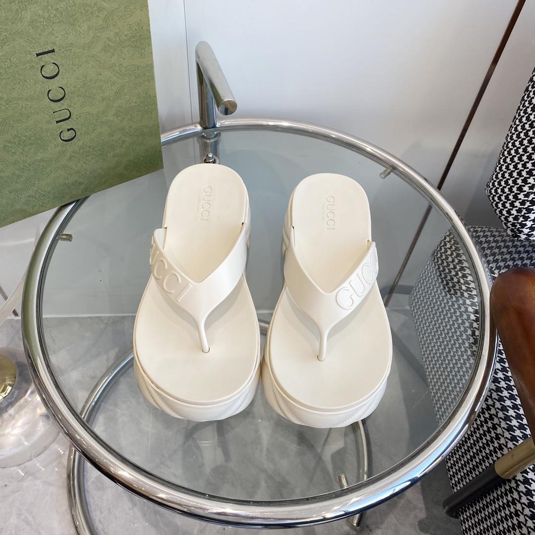 Gucci Rubber Thong Sandals - DesignerGu