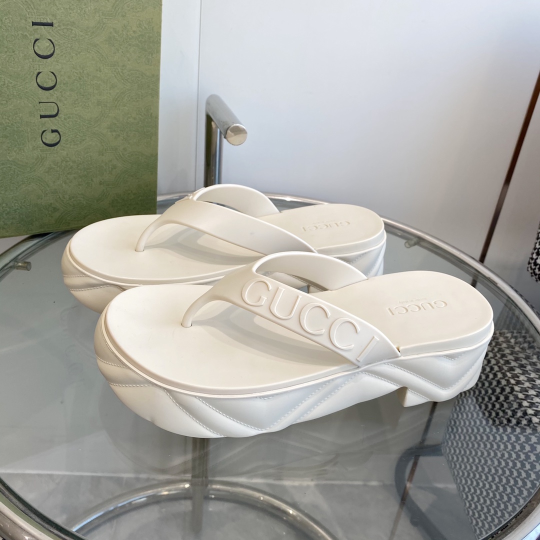 Gucci Rubber Thong Sandals - DesignerGu