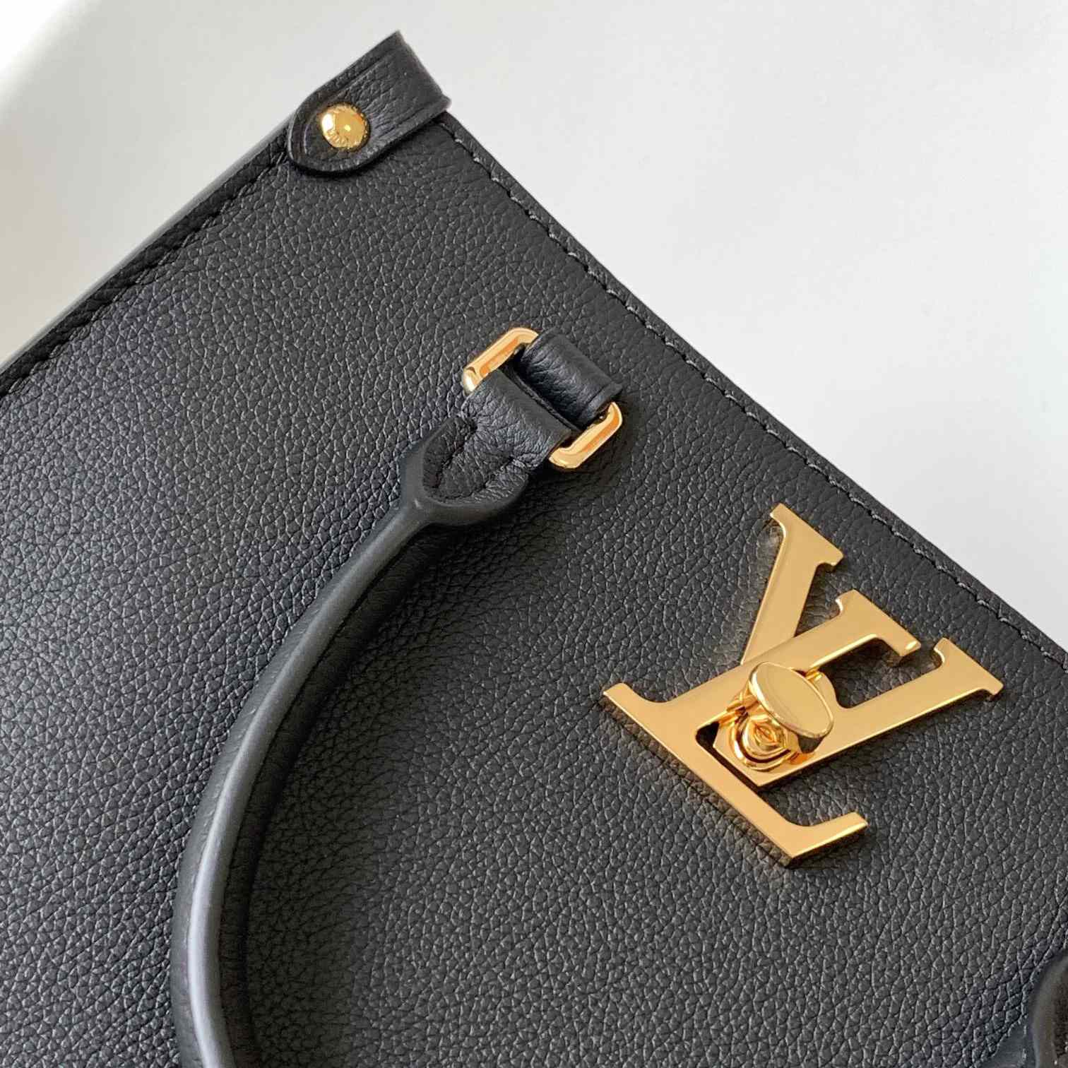 Louis Vuitton Lock & Go Handbag    M22311 - DesignerGu