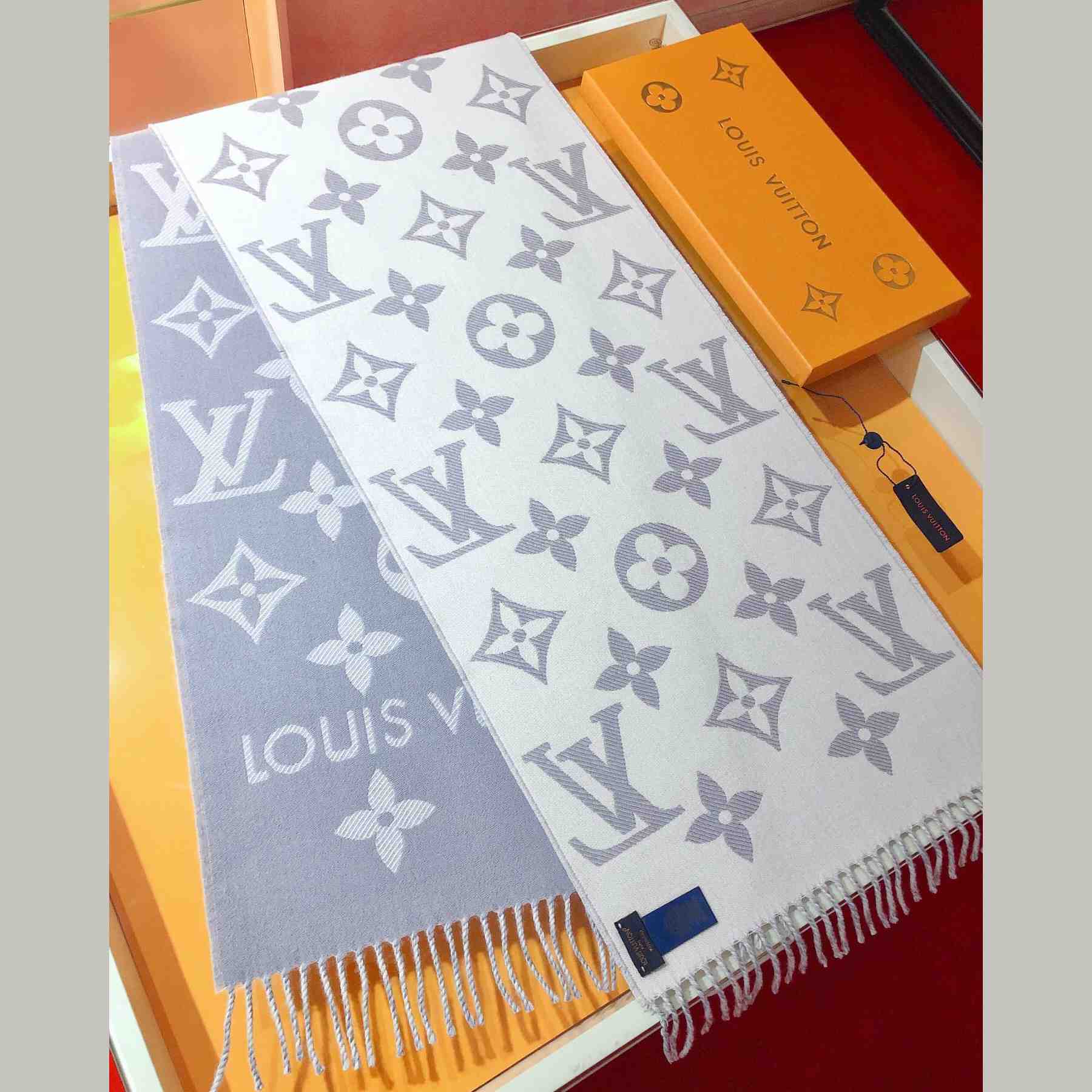 Louis Vuitton LV Essential Scarf - DesignerGu