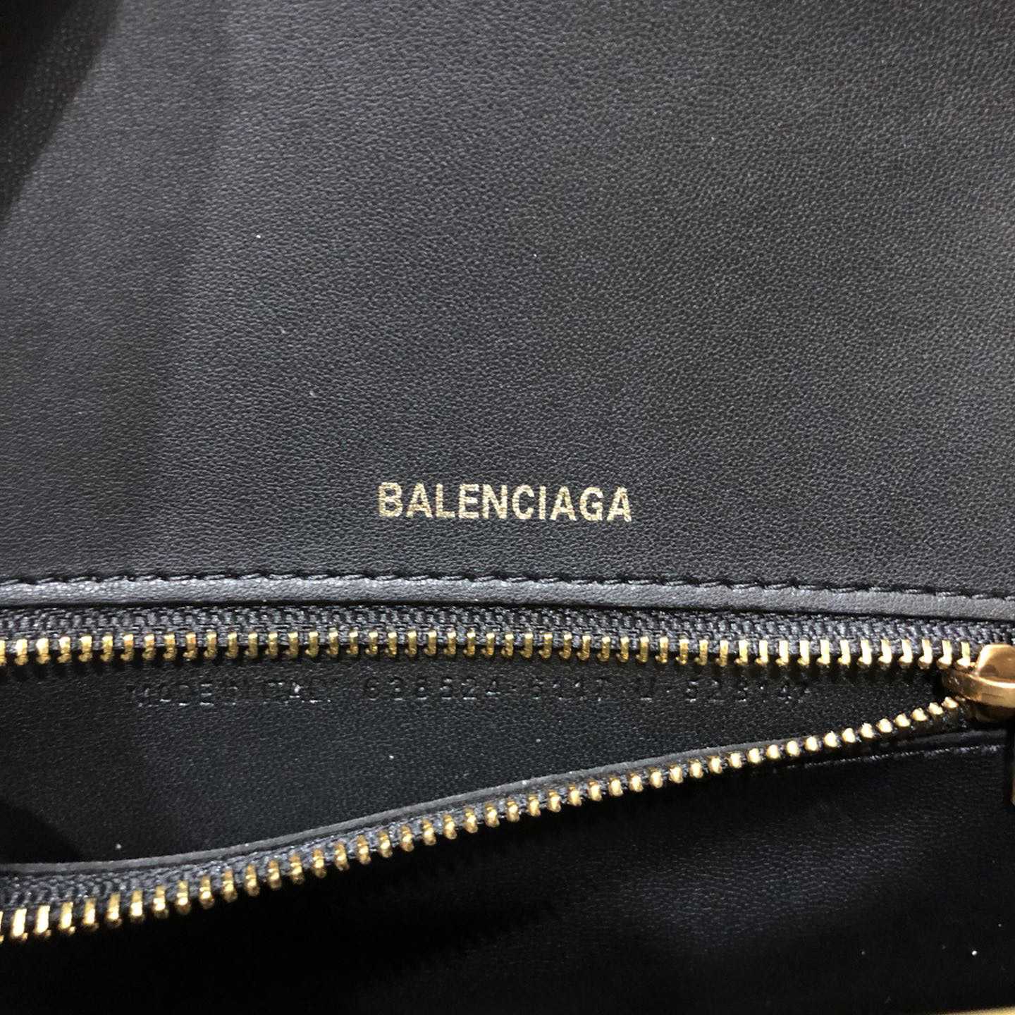 Balenciaga Hour Top Handle Xs Bag  19cm - DesignerGu