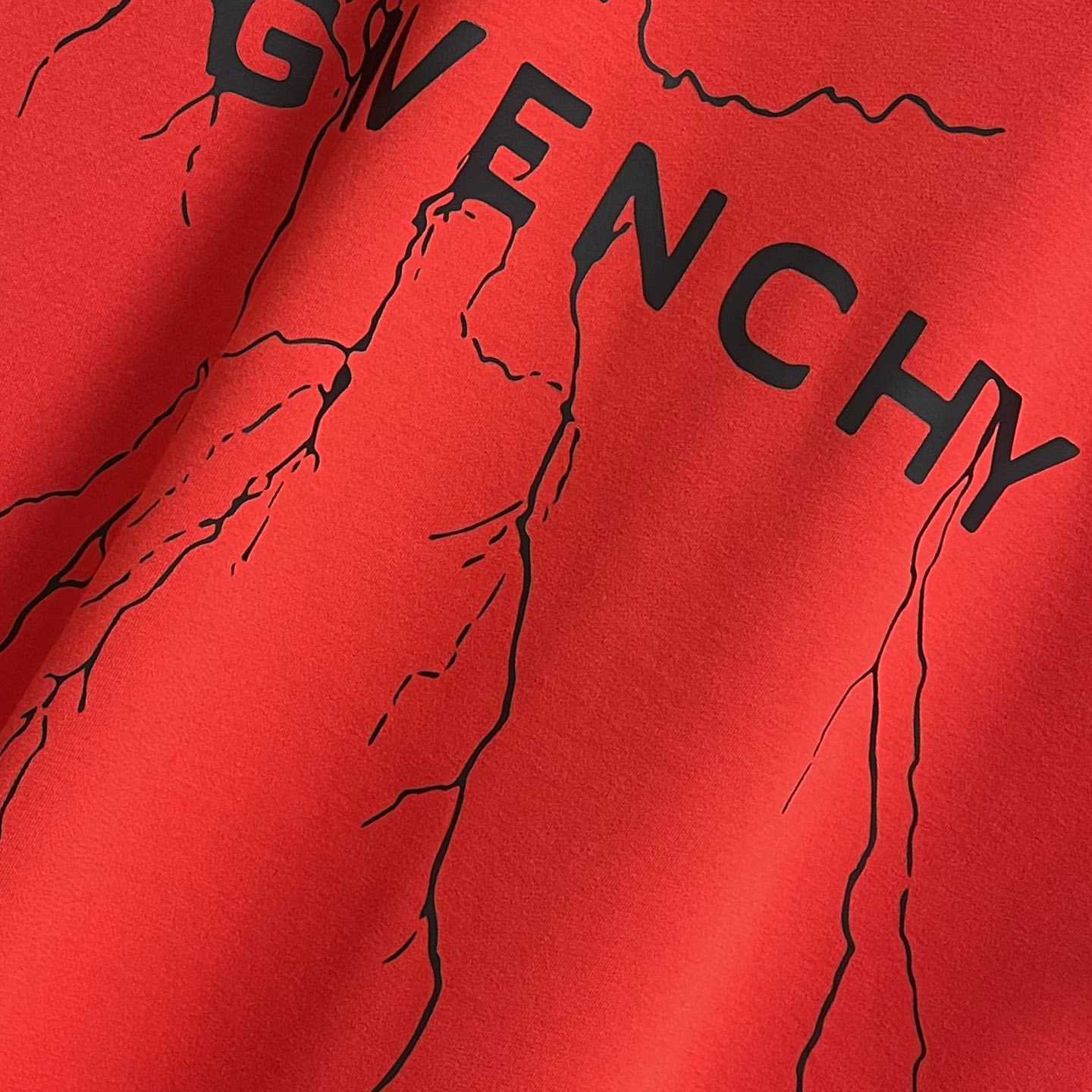 Givenchy Boxy Fit T-shirt In Cotton With Reflective Artwork - DesignerGu