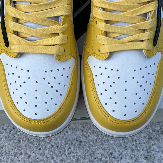 Travis Scott x Air Jordan 1 Low “Canary”  Sneaker   DZ4137-700 - DesignerGu