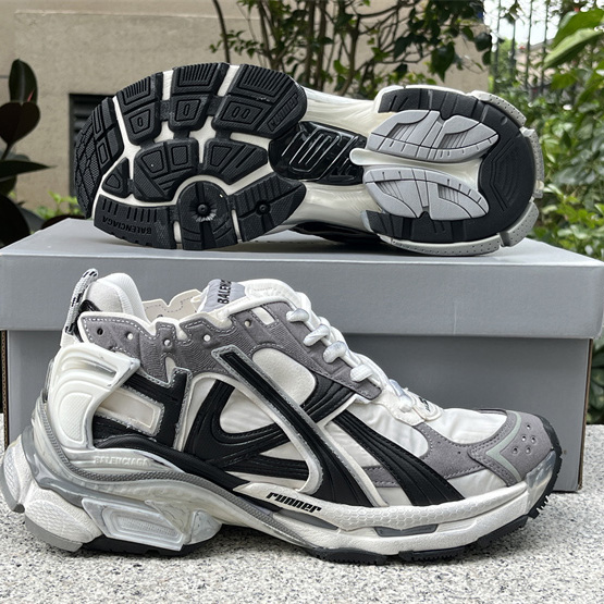 Balenciaga Runner Sneaker  - DesignerGu