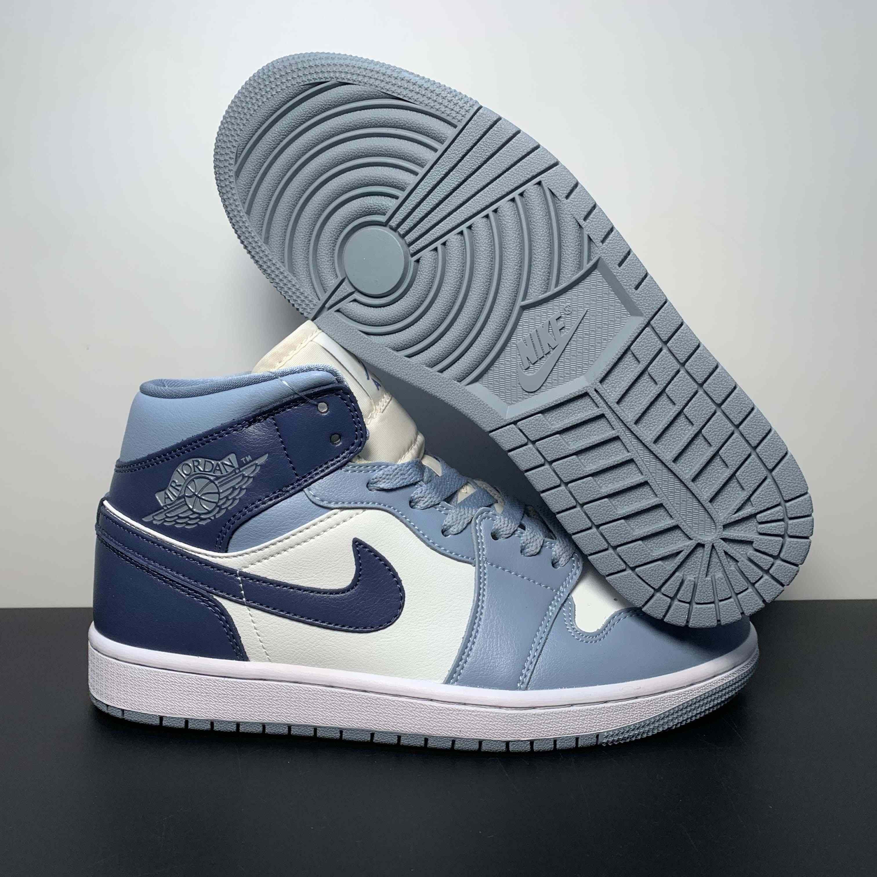 Air Jordan 1 Mid  Sneaker      BQ6472-140 - DesignerGu