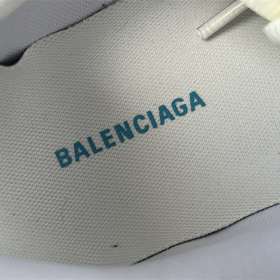 Balenciaga Runner Sneaker  - DesignerGu