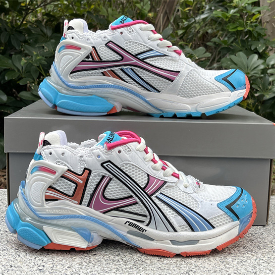 Balenciaga Runner Sneaker  - DesignerGu