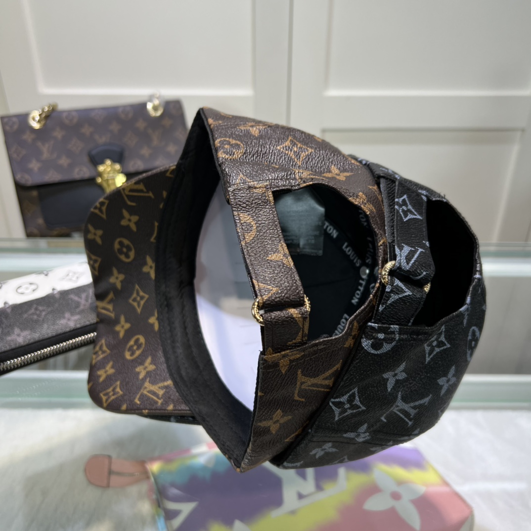 Louis Vuitton Monogram Cap - DesignerGu