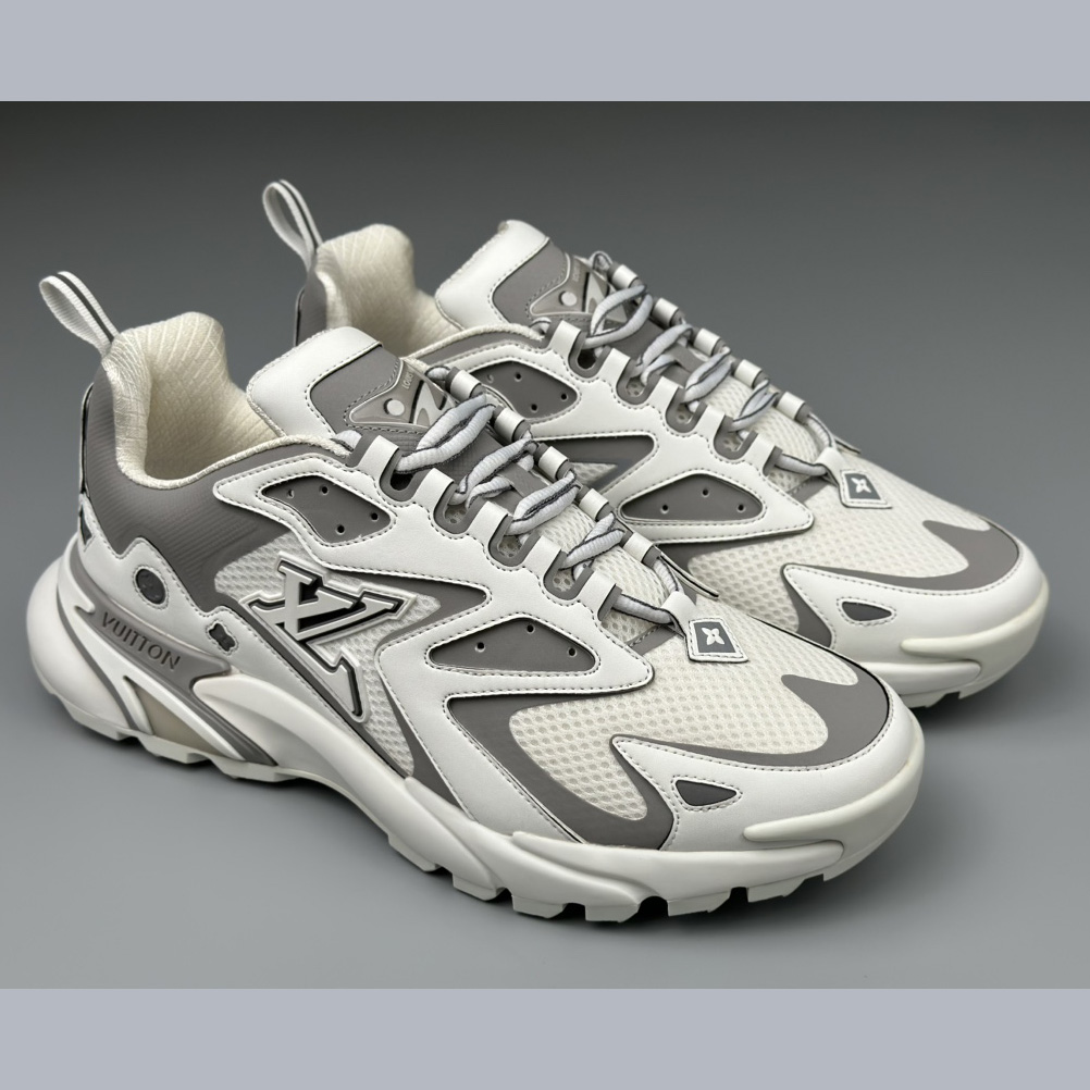 Louis Vuitton LV Runner Tatic Sneaker   (Upon UK Size)      - DesignerGu