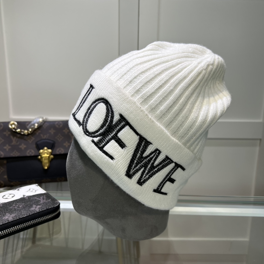 Loewe Beanie In Wool - DesignerGu