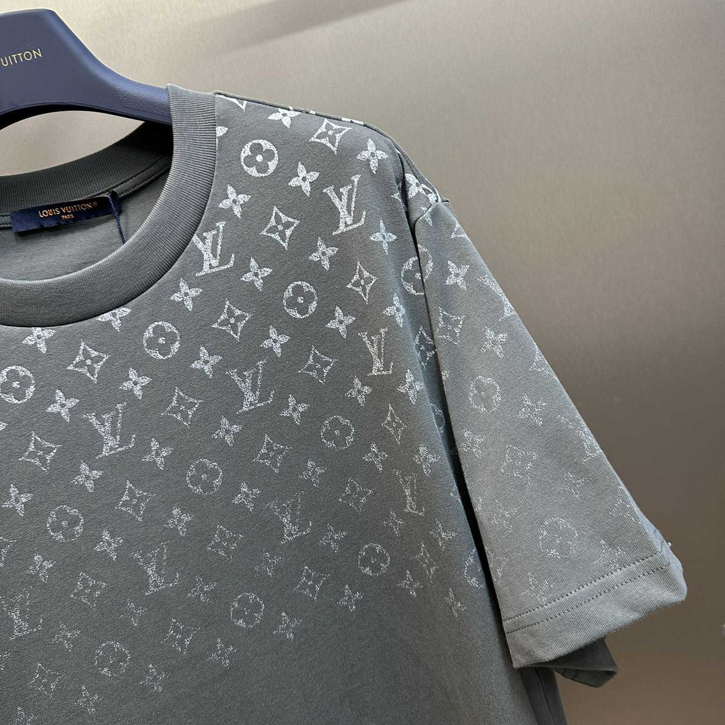 Louis Vuitton Gradient Cotton T-Shirt    1AFBAW - DesignerGu