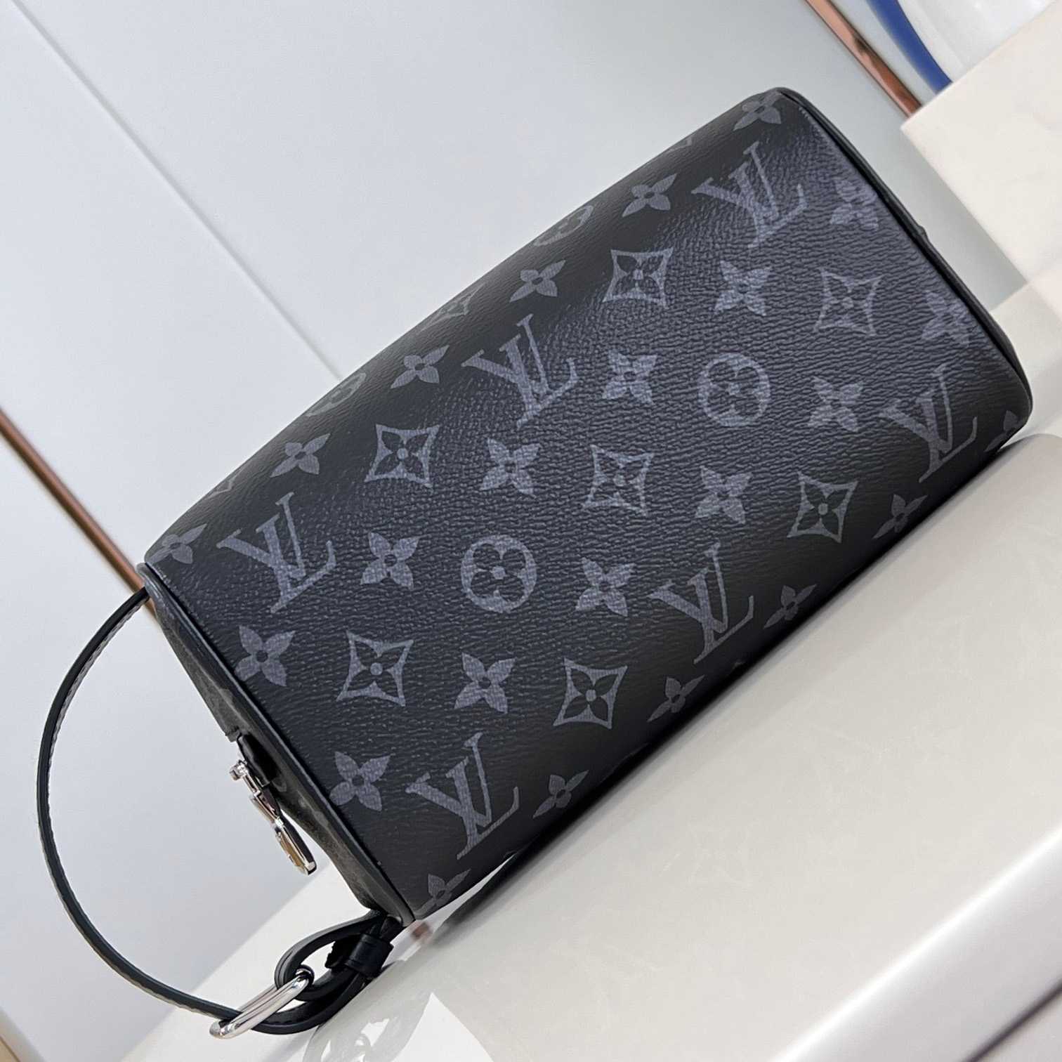 Louis Vuitton Locker Dopp Kit   M83113 - DesignerGu