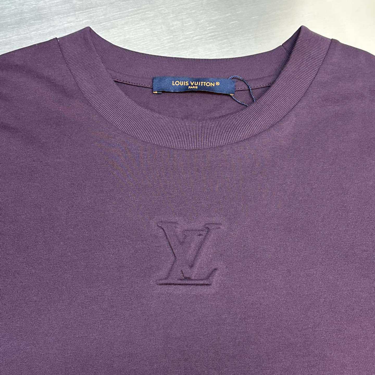 Louis Vuitton Embossed Lv Cotton T-Shirt    1AF682 - DesignerGu