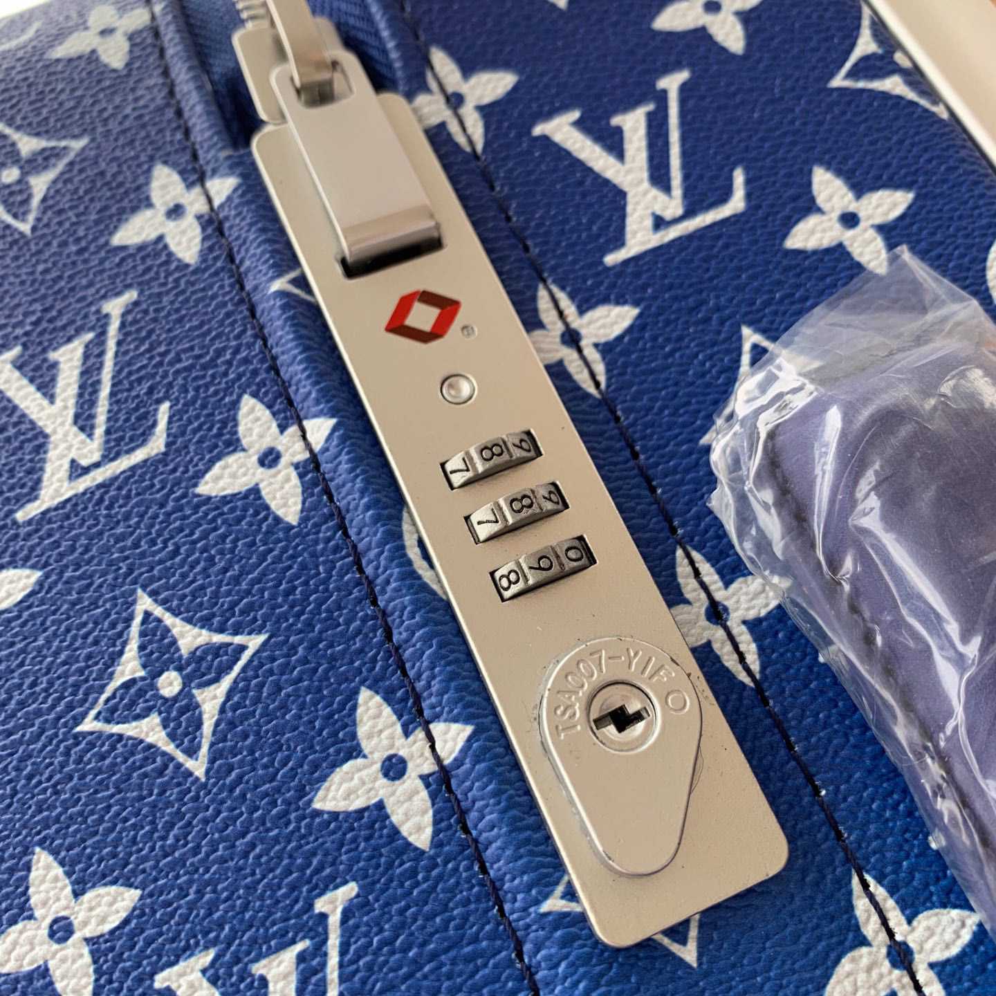 Louis Vuitton Horizon Clouds Monogram 55 Blue - DesignerGu